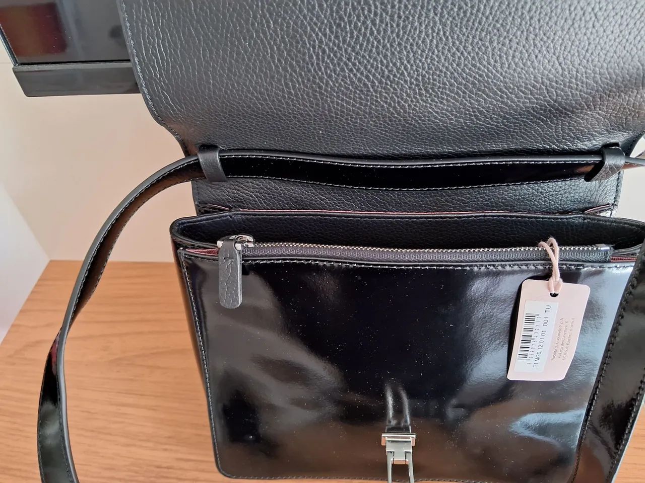 Bolsa preta brilhosa NOVA marca COCCINELLE  - Foto 4