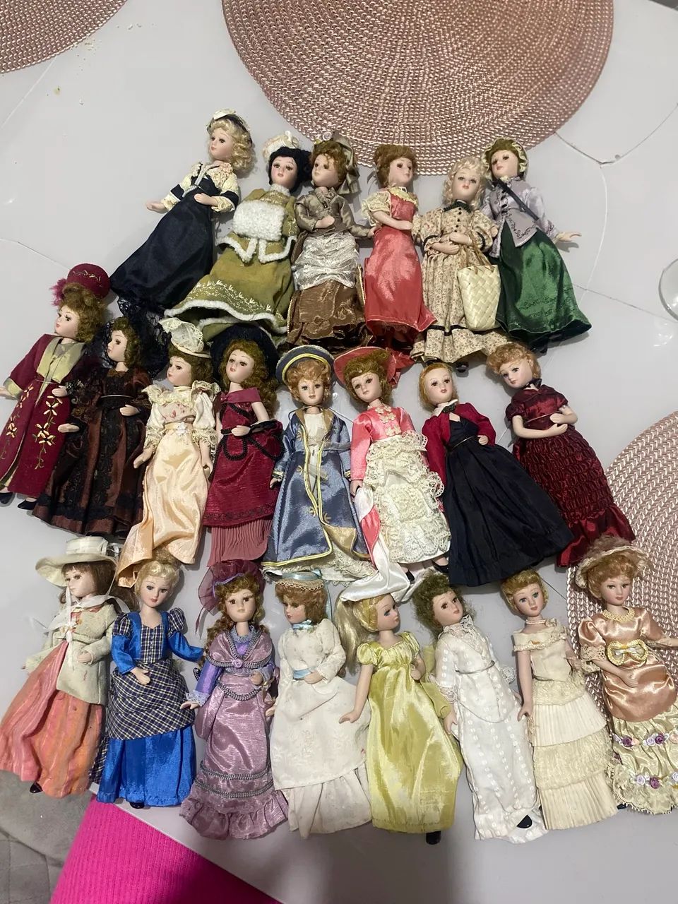 23 bonecas de porcelana  - Foto 2