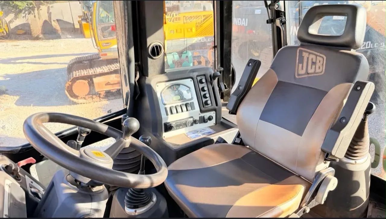 JCB novíssima 2017 - Foto 4