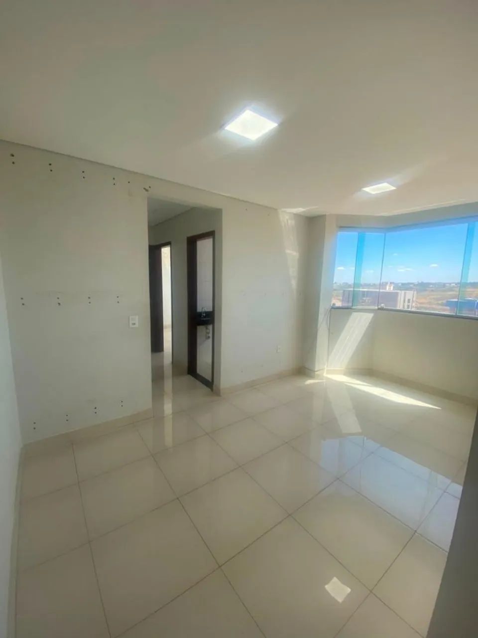 APARTAMENTO DE 2 QUARTOS COM GARAGEM - QN 402, SAMAMBAIA
