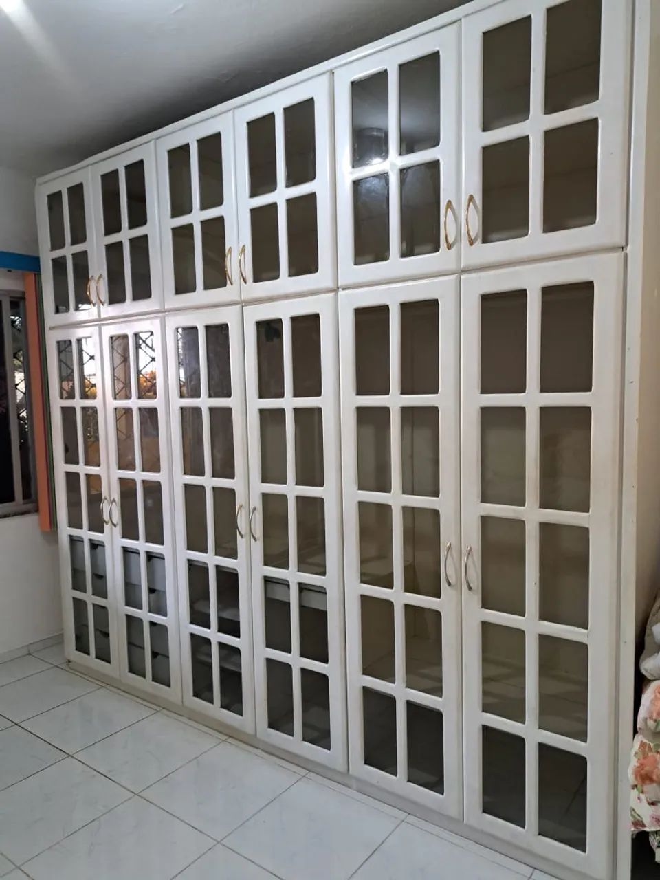 Vendo guarda roupa de madeira maciça