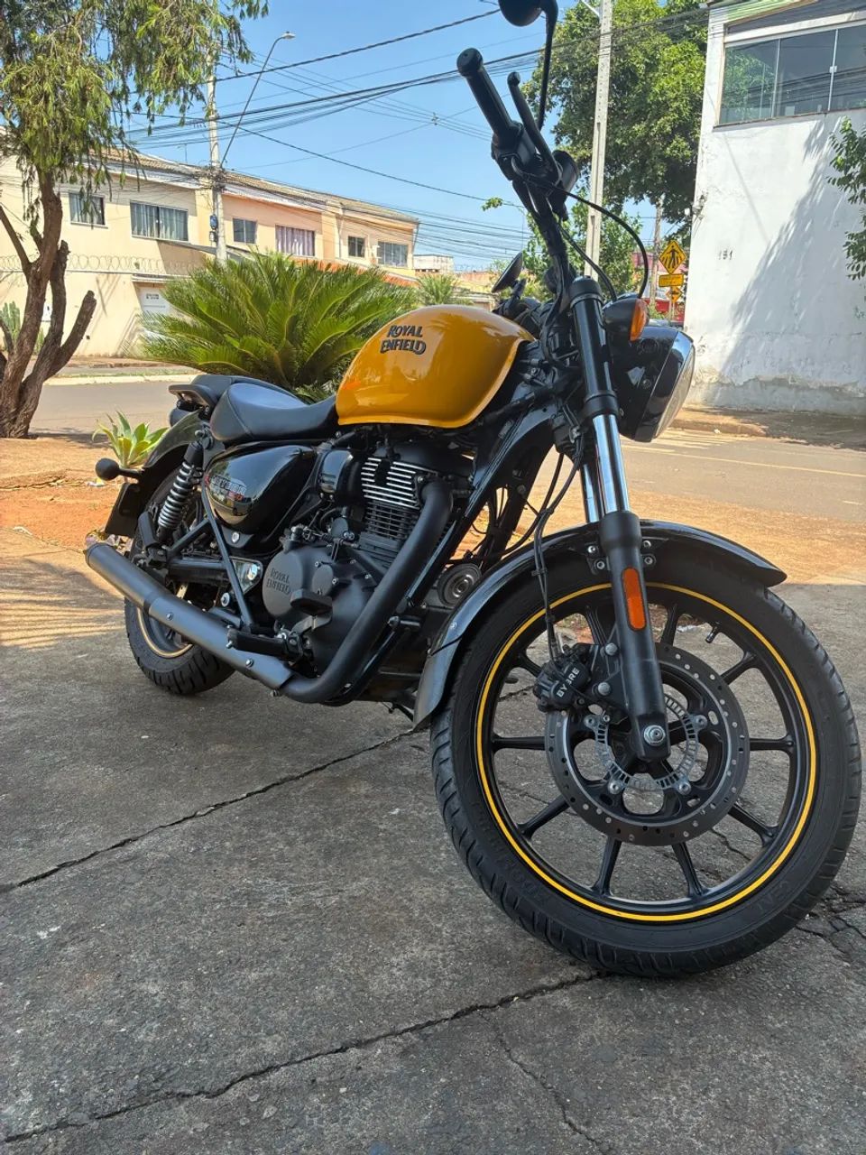 Meteor 350 - Foto 2