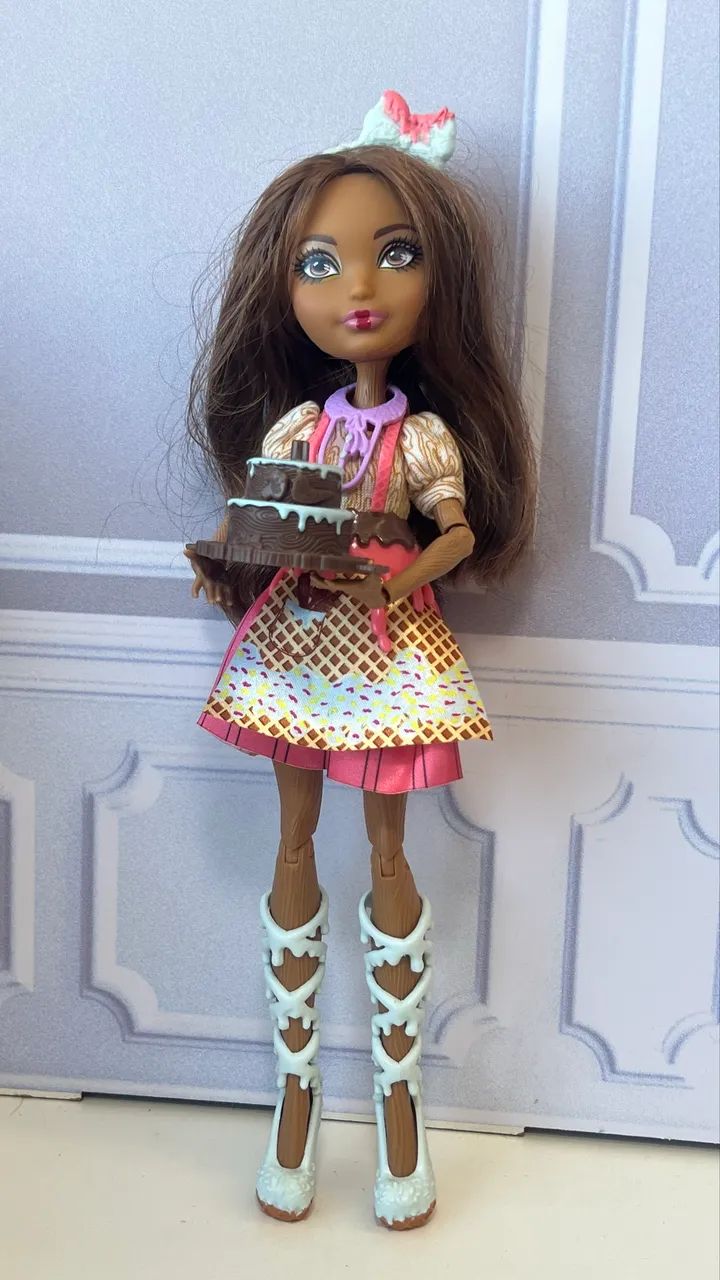 Boneca Cedar Sugar Coated - Ever After High