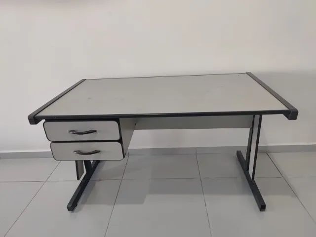 Mesa escritorio usada 126x70x75