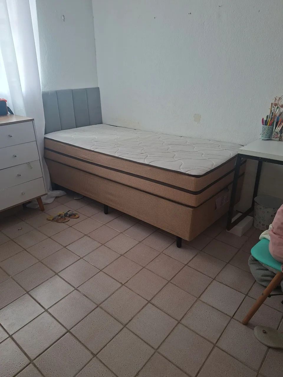 Cama de solteiro, perfeito estado, pouca usada
