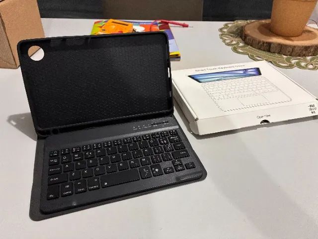 Capa Teclado para Samsung Galaxy TAB A9/A11 8,7"