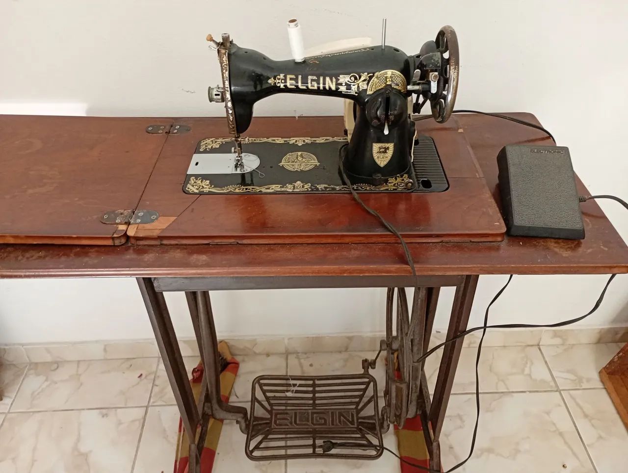 Máquina Singer  - Foto 2