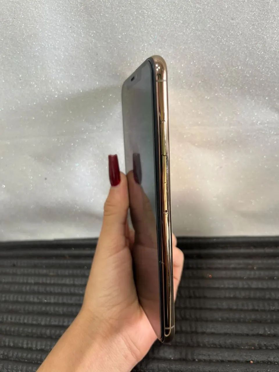 IPHONE XS MAX GOLD 64GB - Foto 2