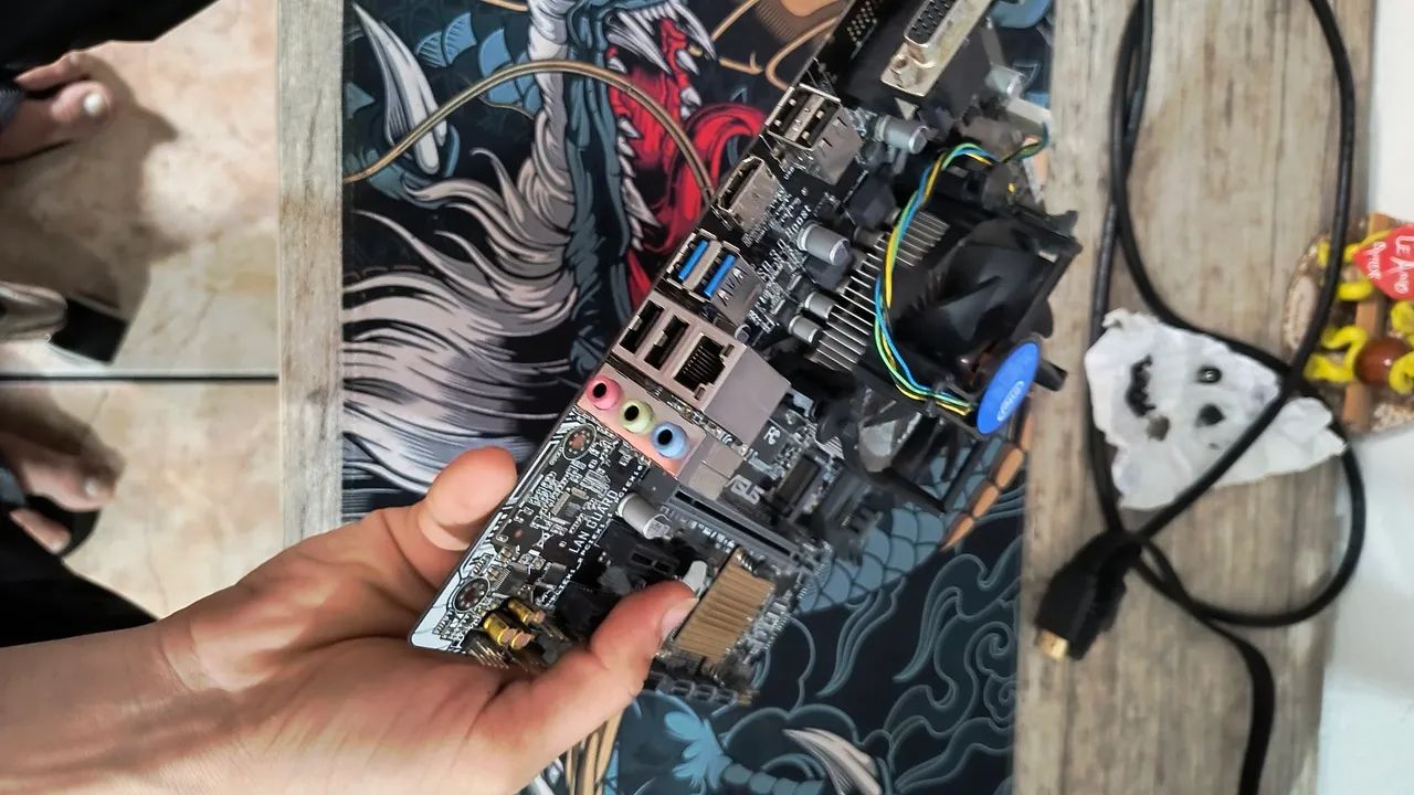KIT GAME PLACA MAE ASUS H110M-E + I7 7700 - Foto 4