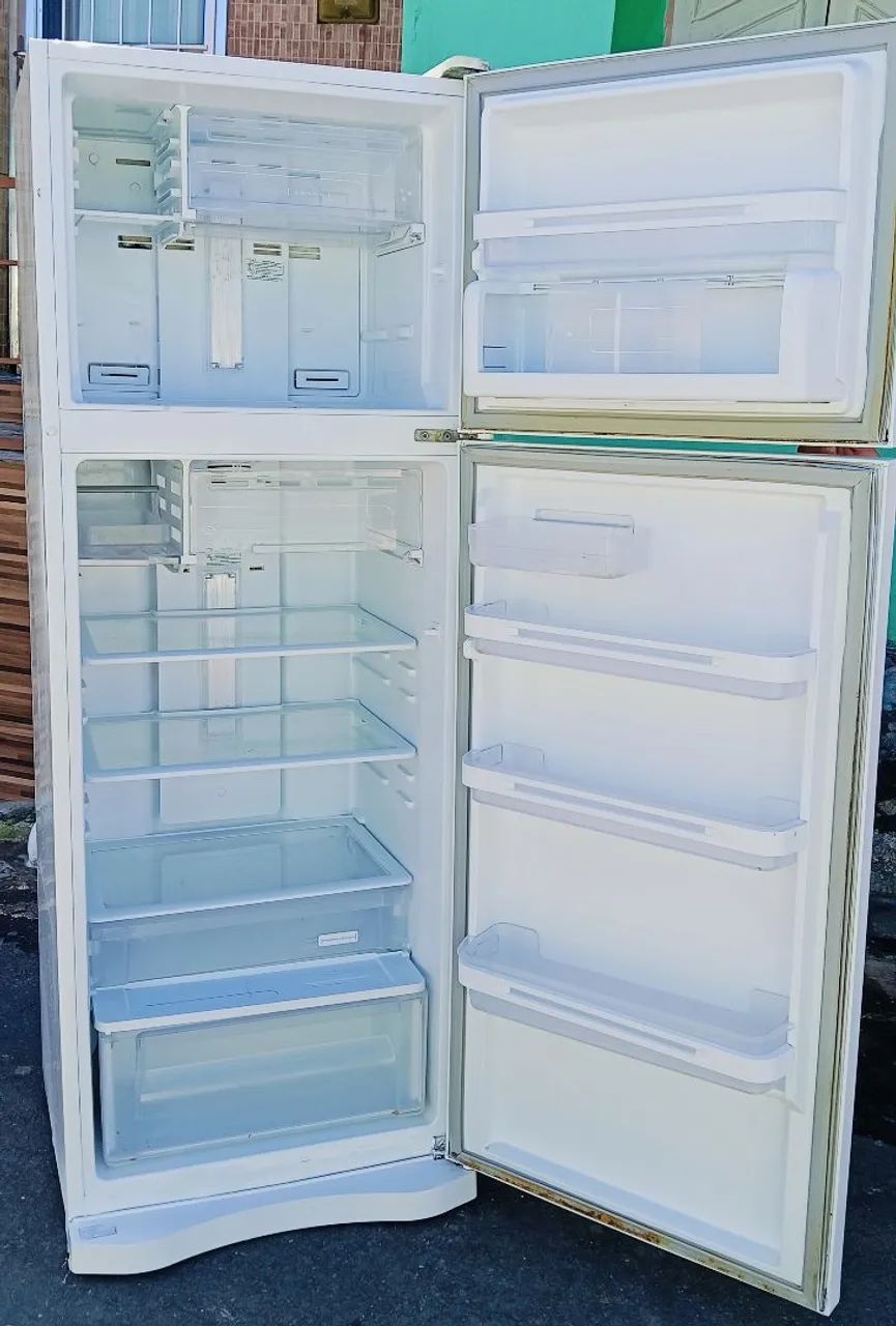 Geladeira Electrolux Semi Nova  - Foto 2