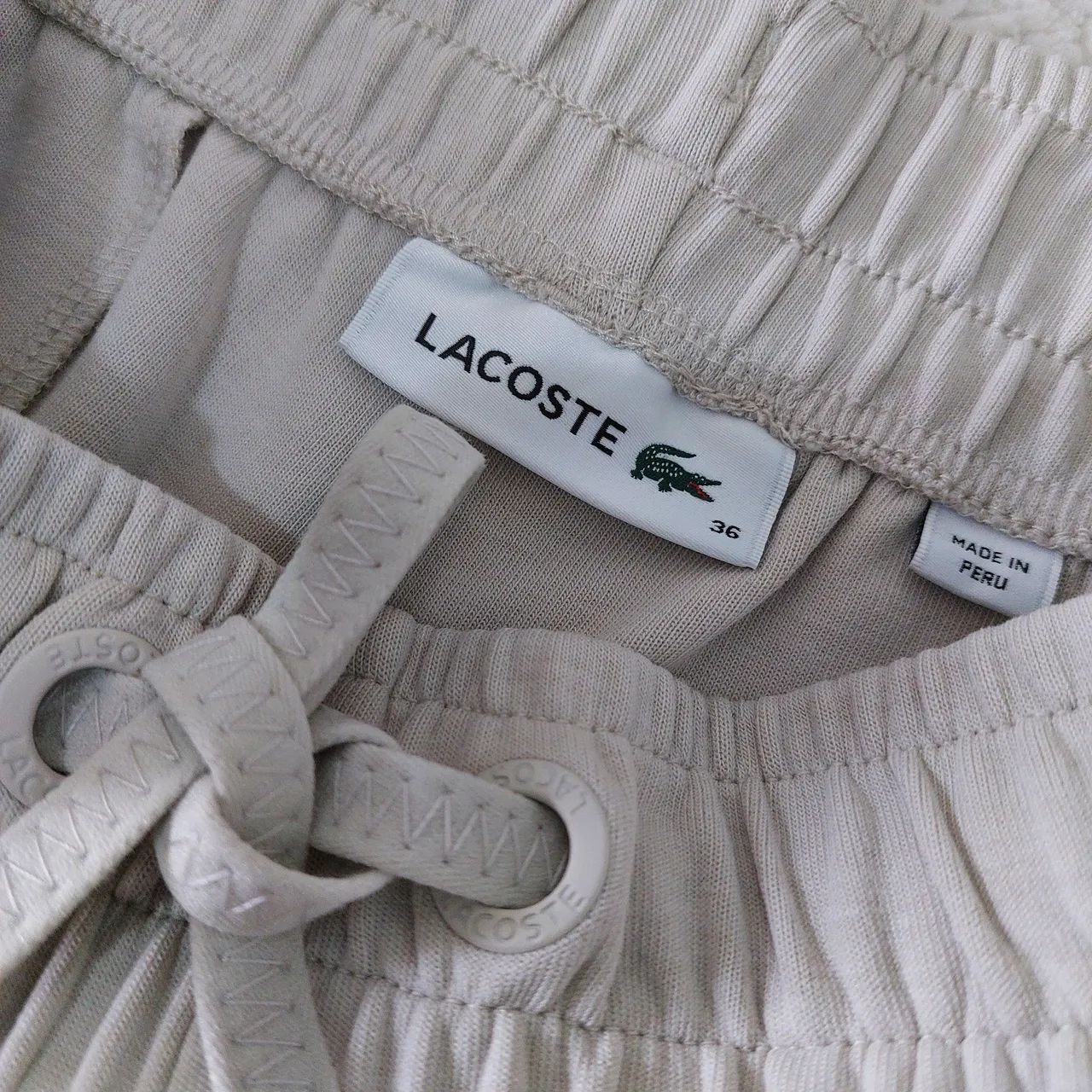 Short moletom bege lacoste 36 - Foto 2