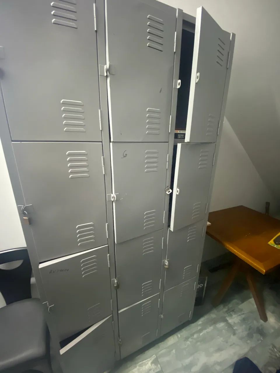Armário de Aço 12 portas