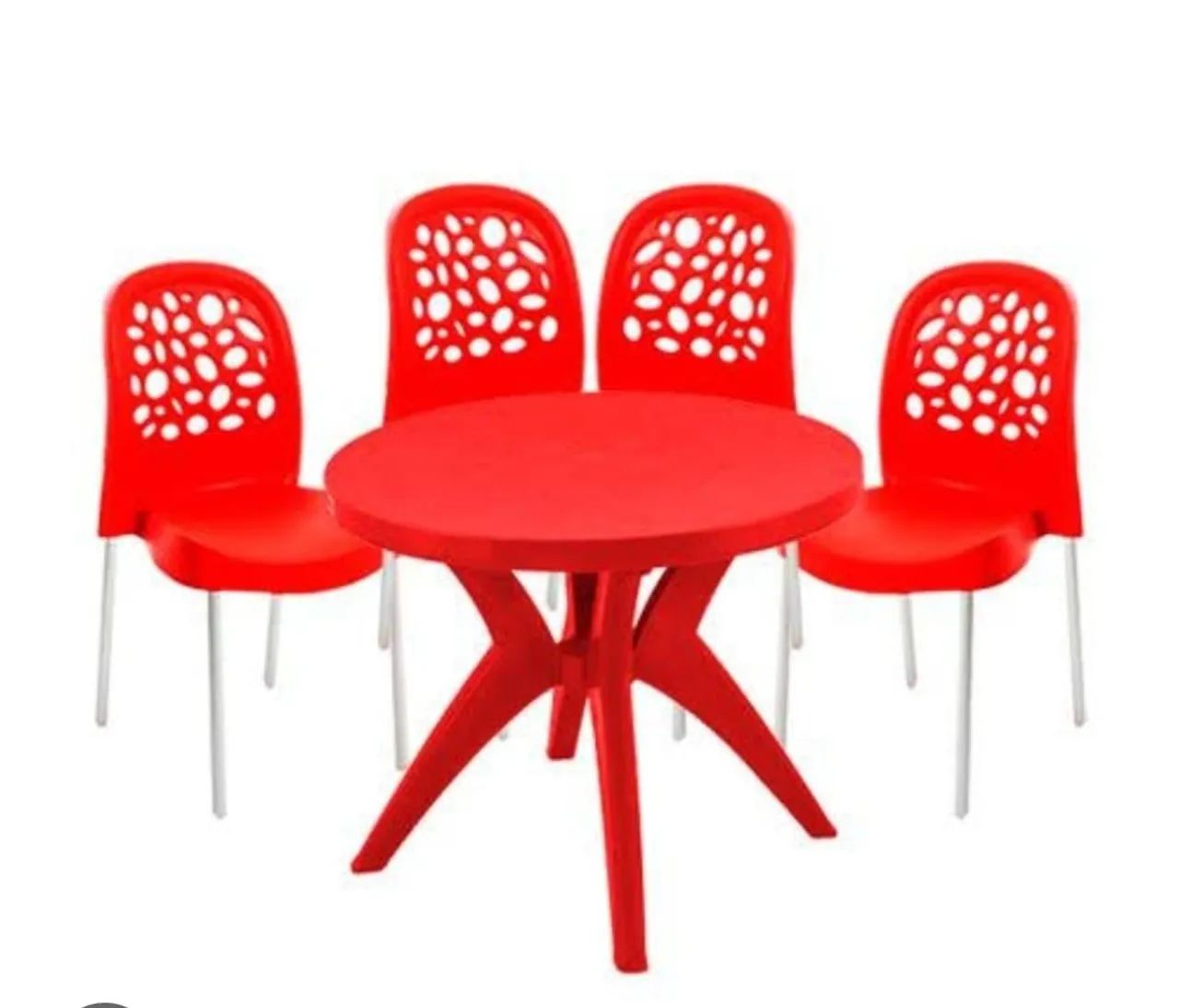 MESA E QUATRO CADEIRAS