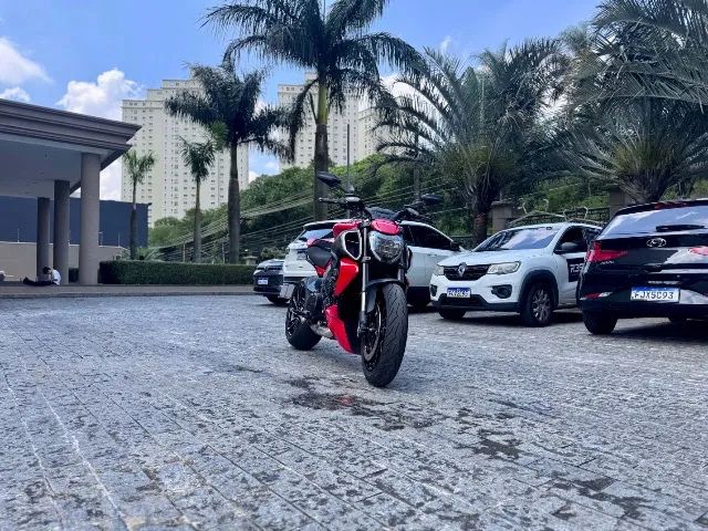 Ducati Diavel V4 2024 - Foto 5