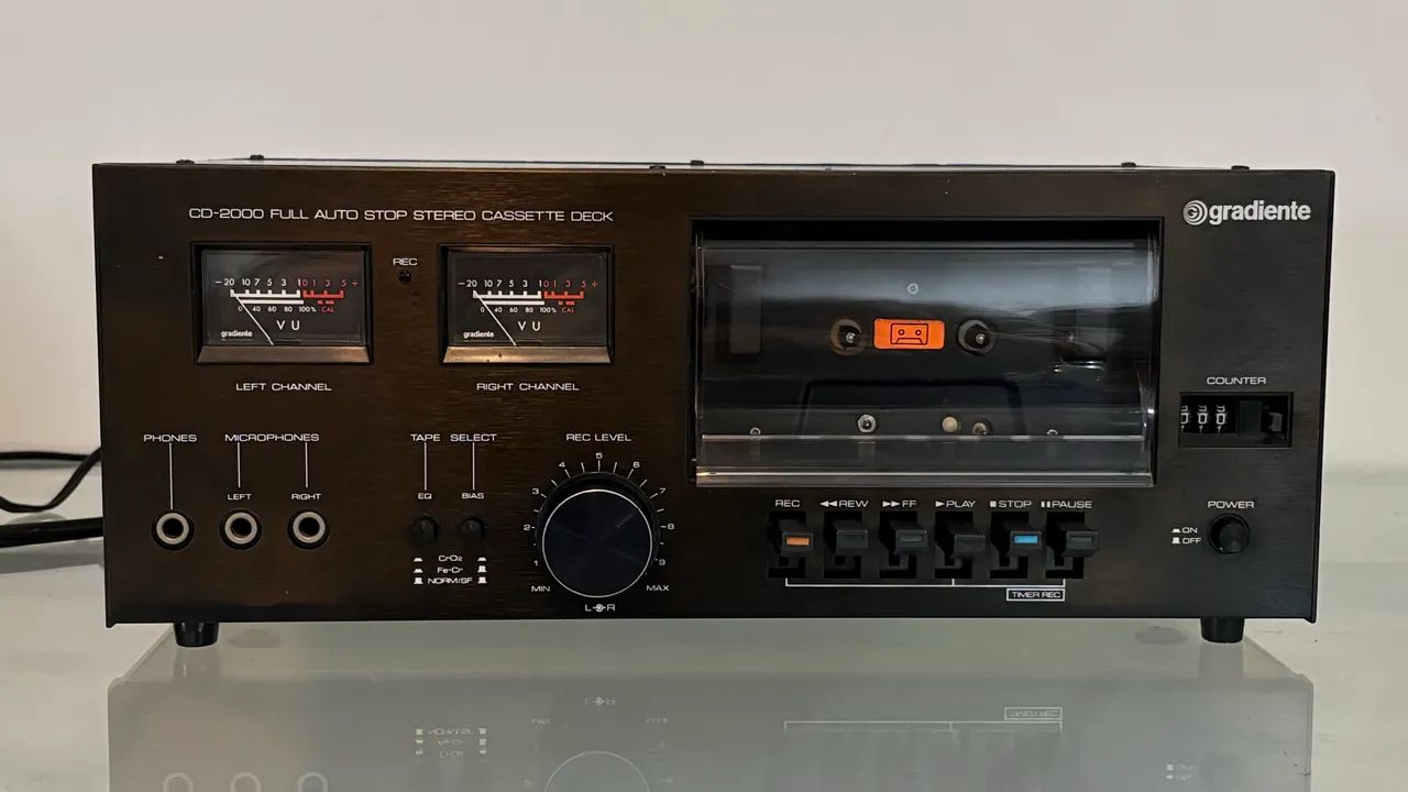 Tape deck Gradiente CD-2000 revisado