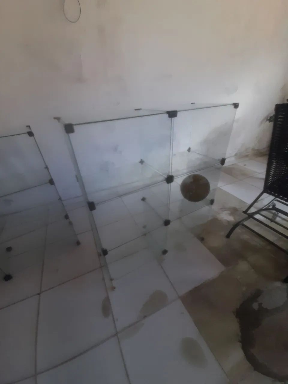 Balcão de vidro muito bem conservado  - Foto 2