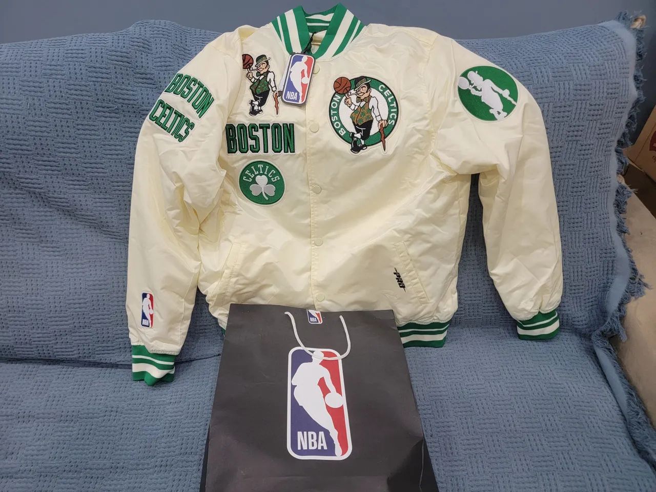 NBA - Jaqueta Boston Celtics Pro Standard - NOVA - XL