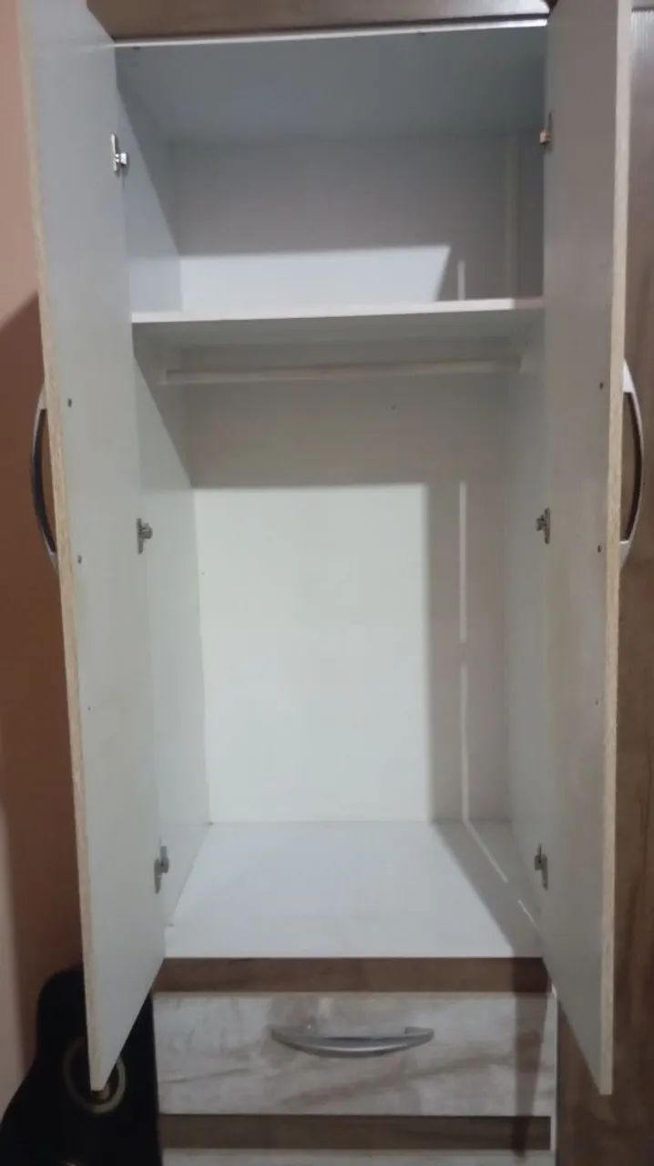 Guarda roupa 4 portas de solteiro - Foto 2