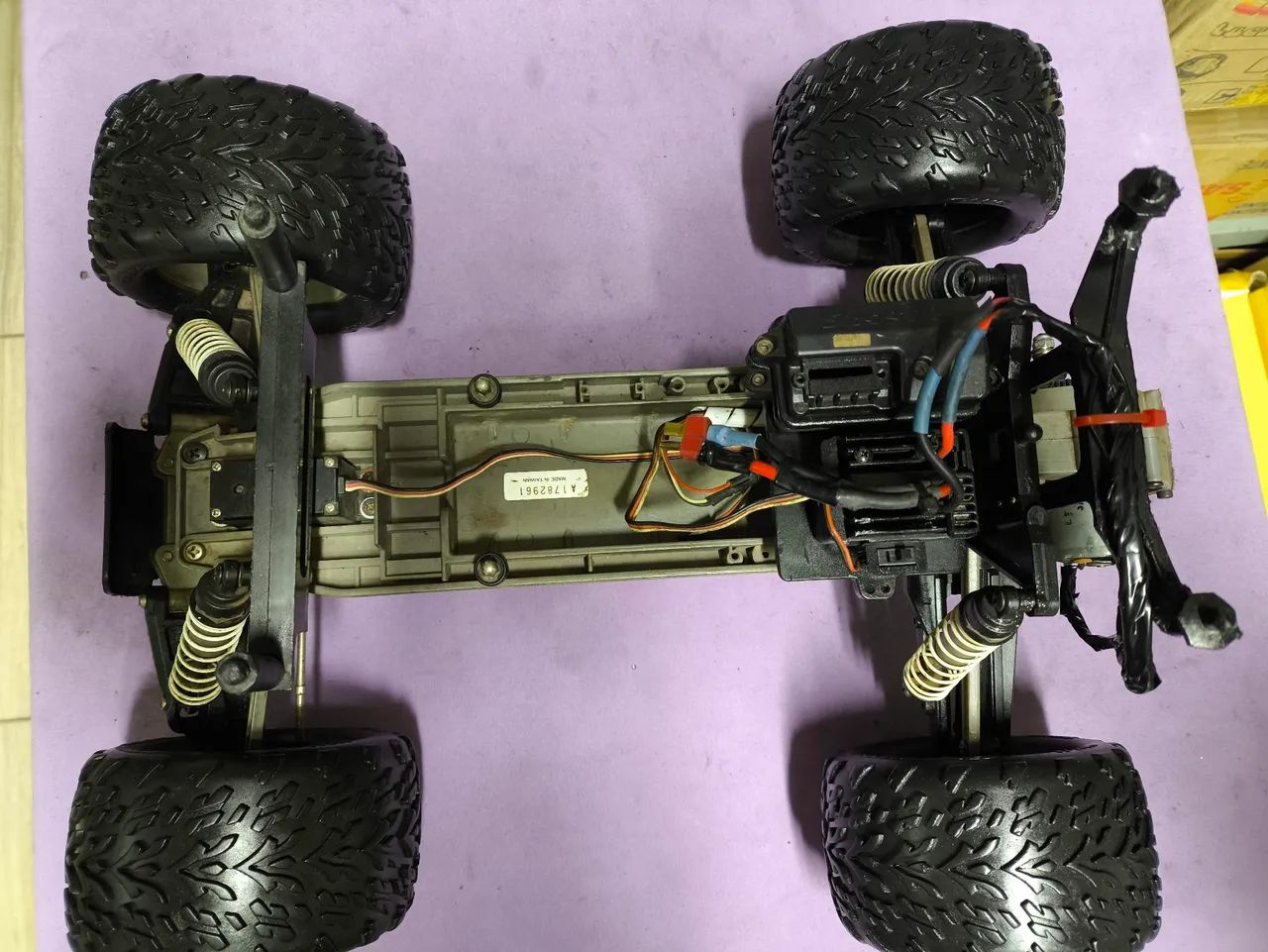 Chassi traxxas stampede 4x2 com combo  - Foto 4