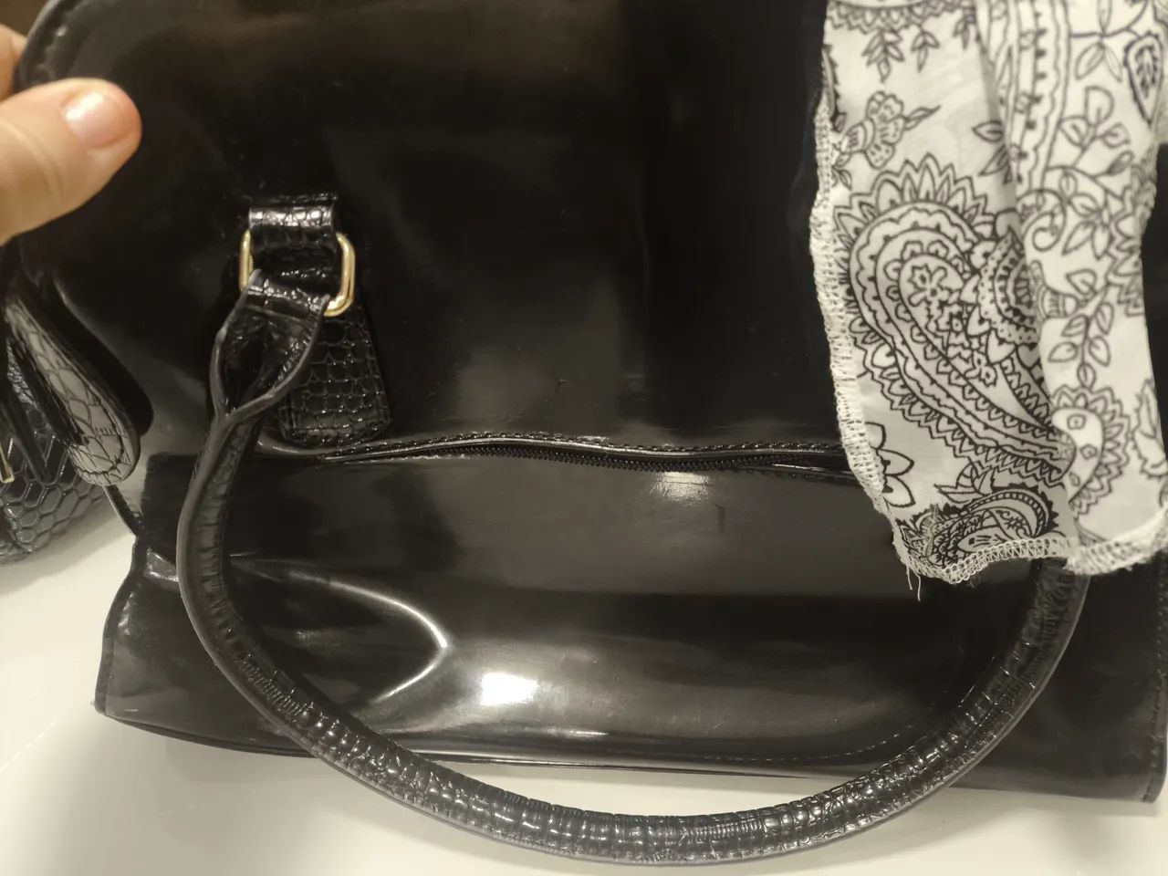 Bolsa preta de mao - Foto 2