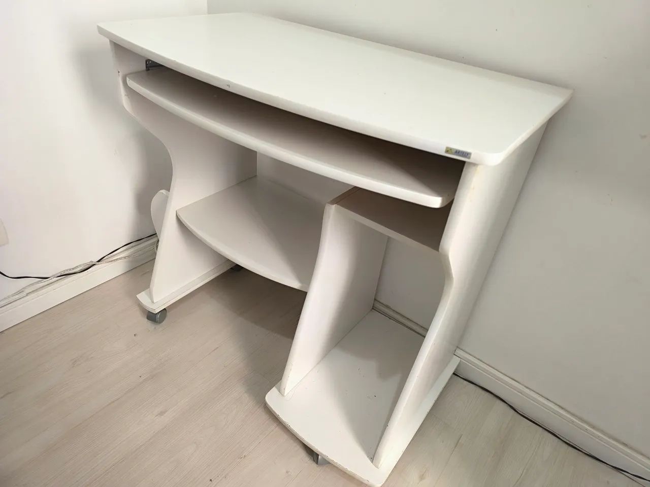 URGENTE-MESA DE COMPUTADOR - Foto 2