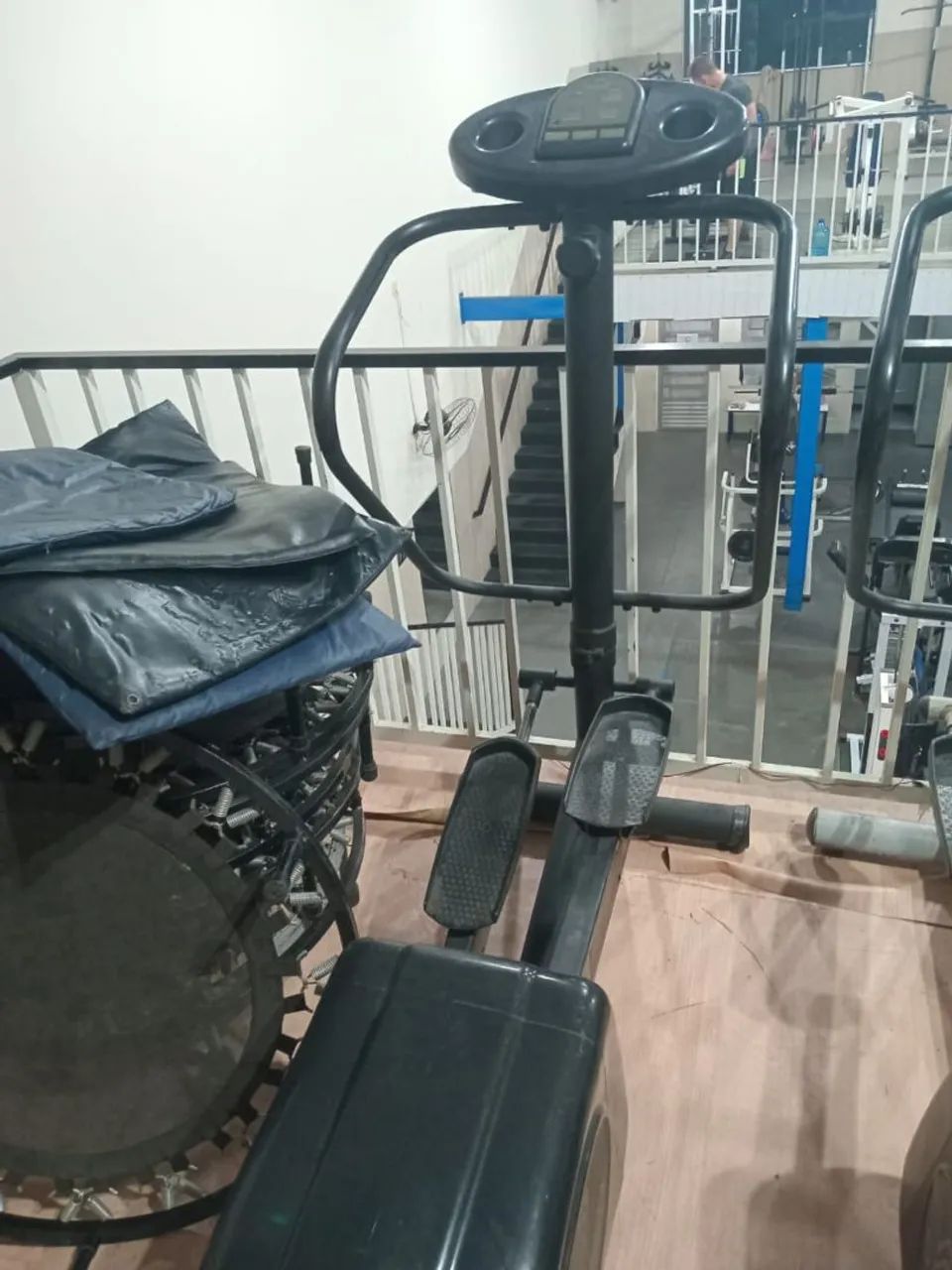 Aparelhos musculação desapego