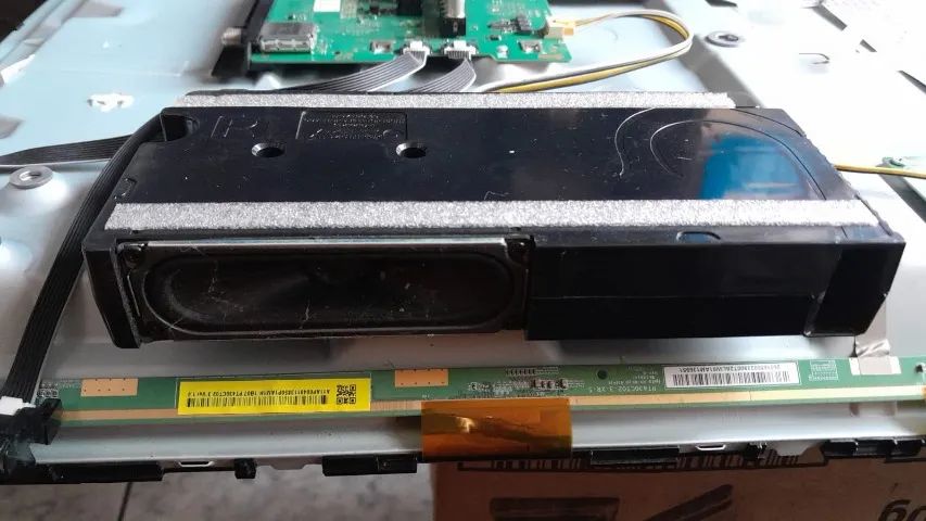Alto Falante (Par) Smart TV Samsung 43 Polegadas - Modelo UN43T5300AG - Foto 5