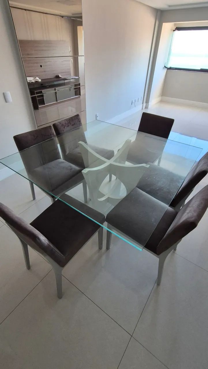 Mesa de jantar com 6 cadeiras