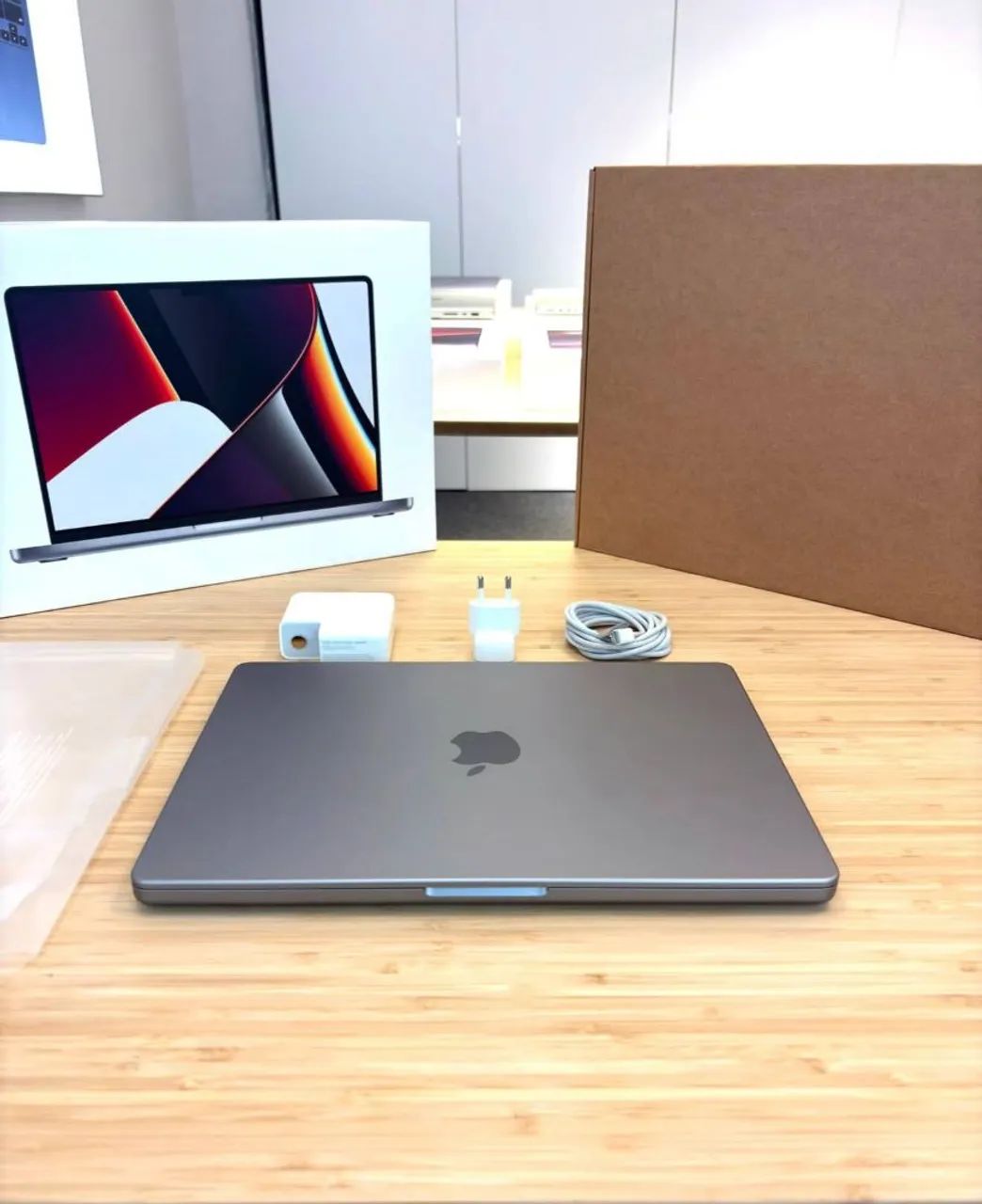MacBook Pro 14 2021 M1 Pro 16GB 512SSD - Notebooks - Mangabeiras