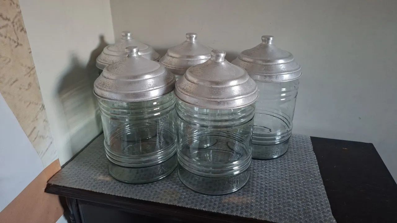 5 - VASOS DE VIDRO. -  8  LITROS CADA.