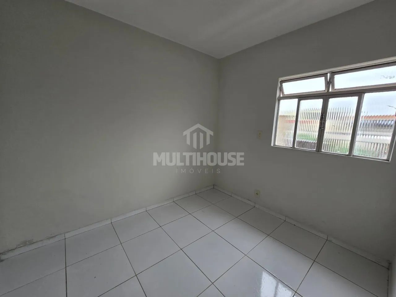 Casa 1 Quarto com Garagem para Aluguel em Justinópolis