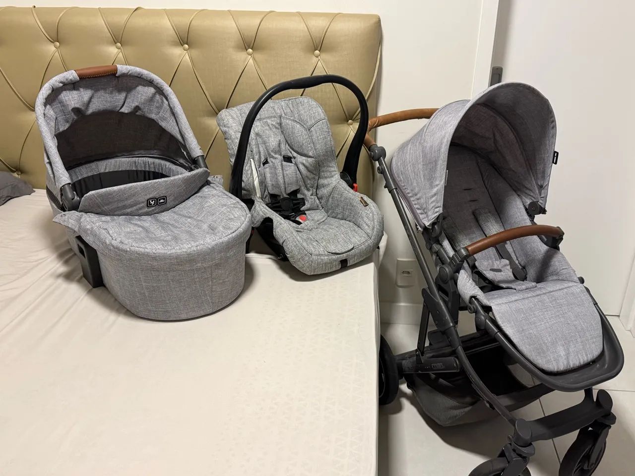 Carrinho de bebê COMO 4 com Moisés + Bebê Conforto