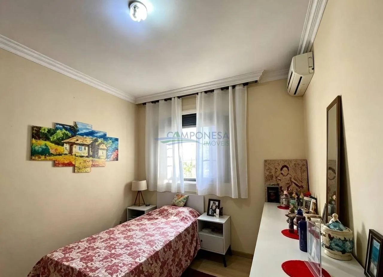 **Casa com 4 Quartos e Edícula  307 m² de Terreno** - Foto 3