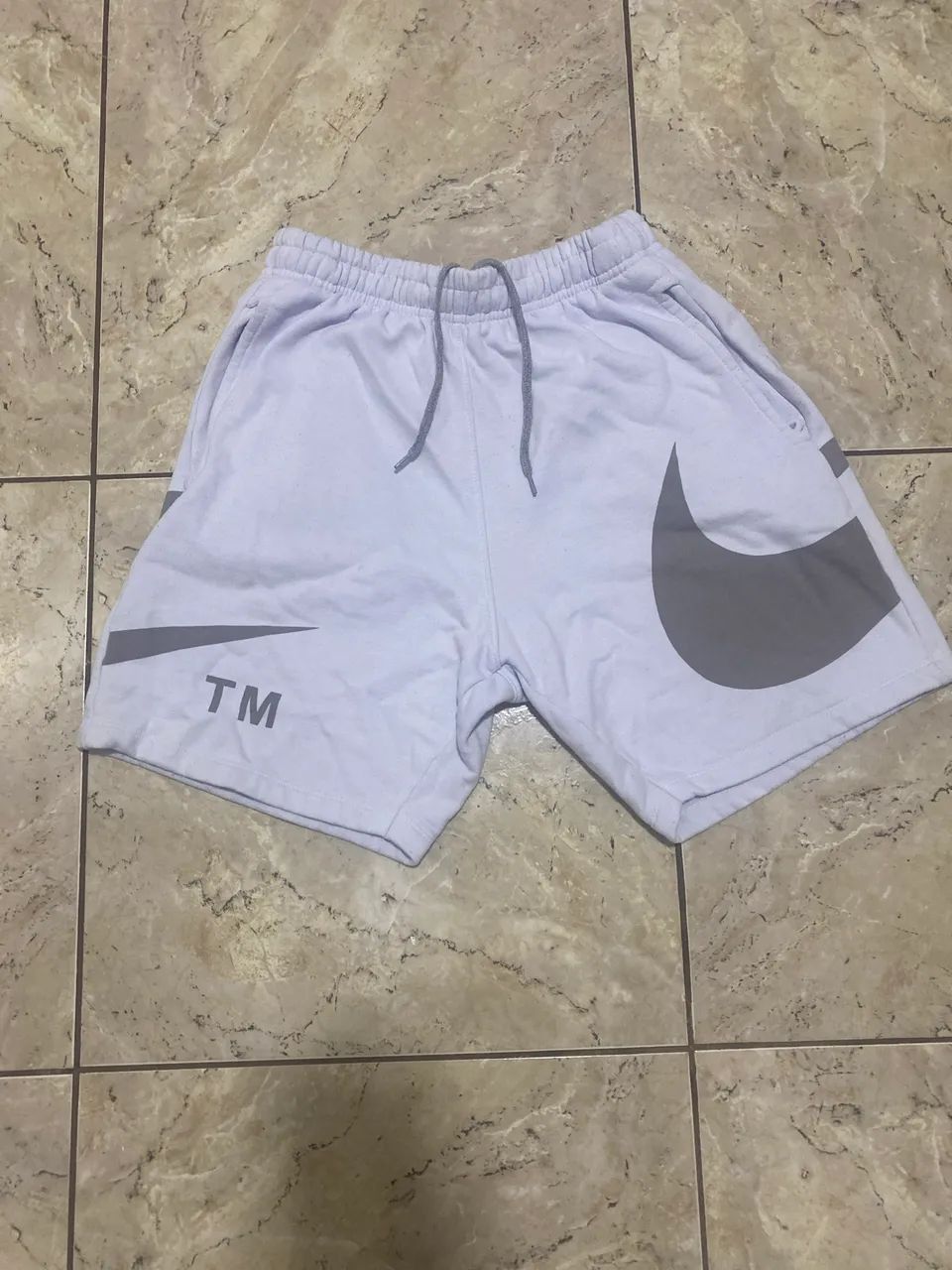 short TM nike branco com cinza 