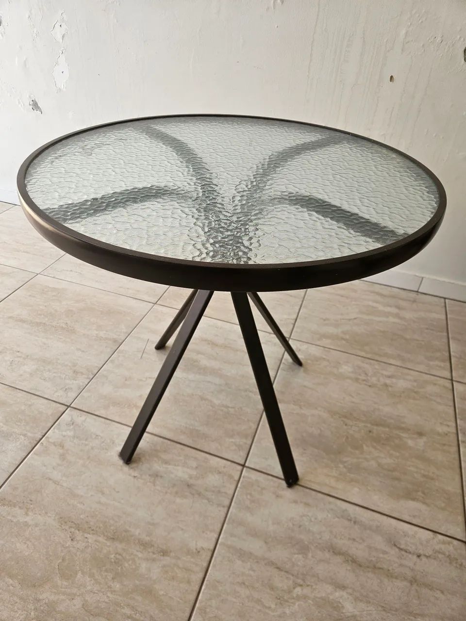 Mesa de metal com cadeiras  - Foto 4