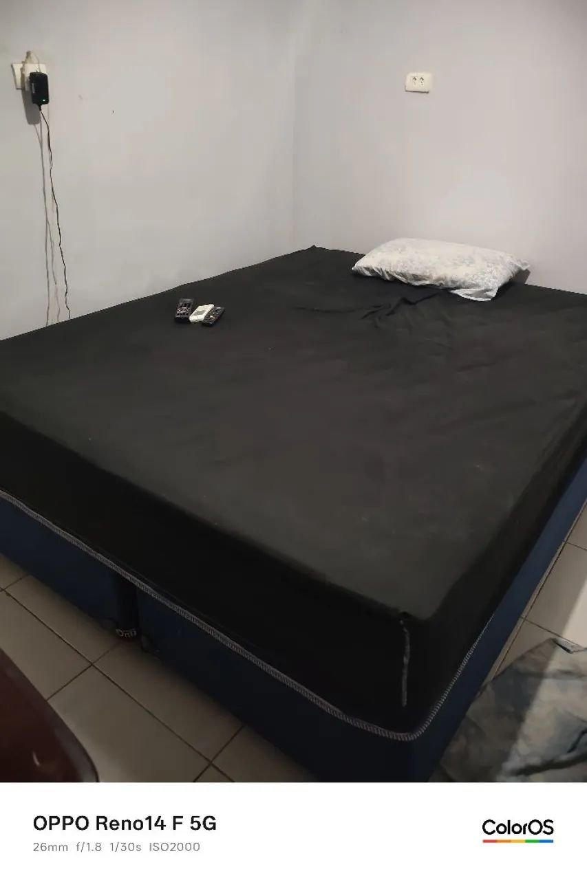 Cama casal Queen 