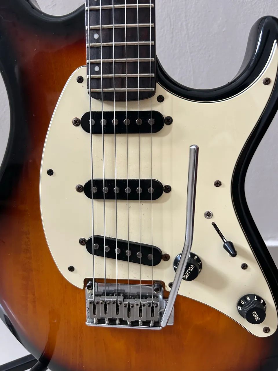 Guitarra Cort G200 SSS - Foto 3