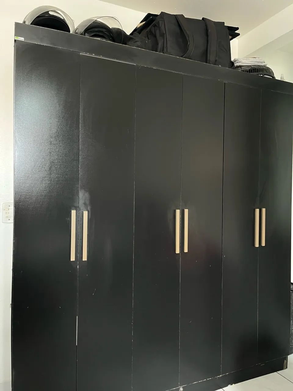 Guarda roupa 6 portas