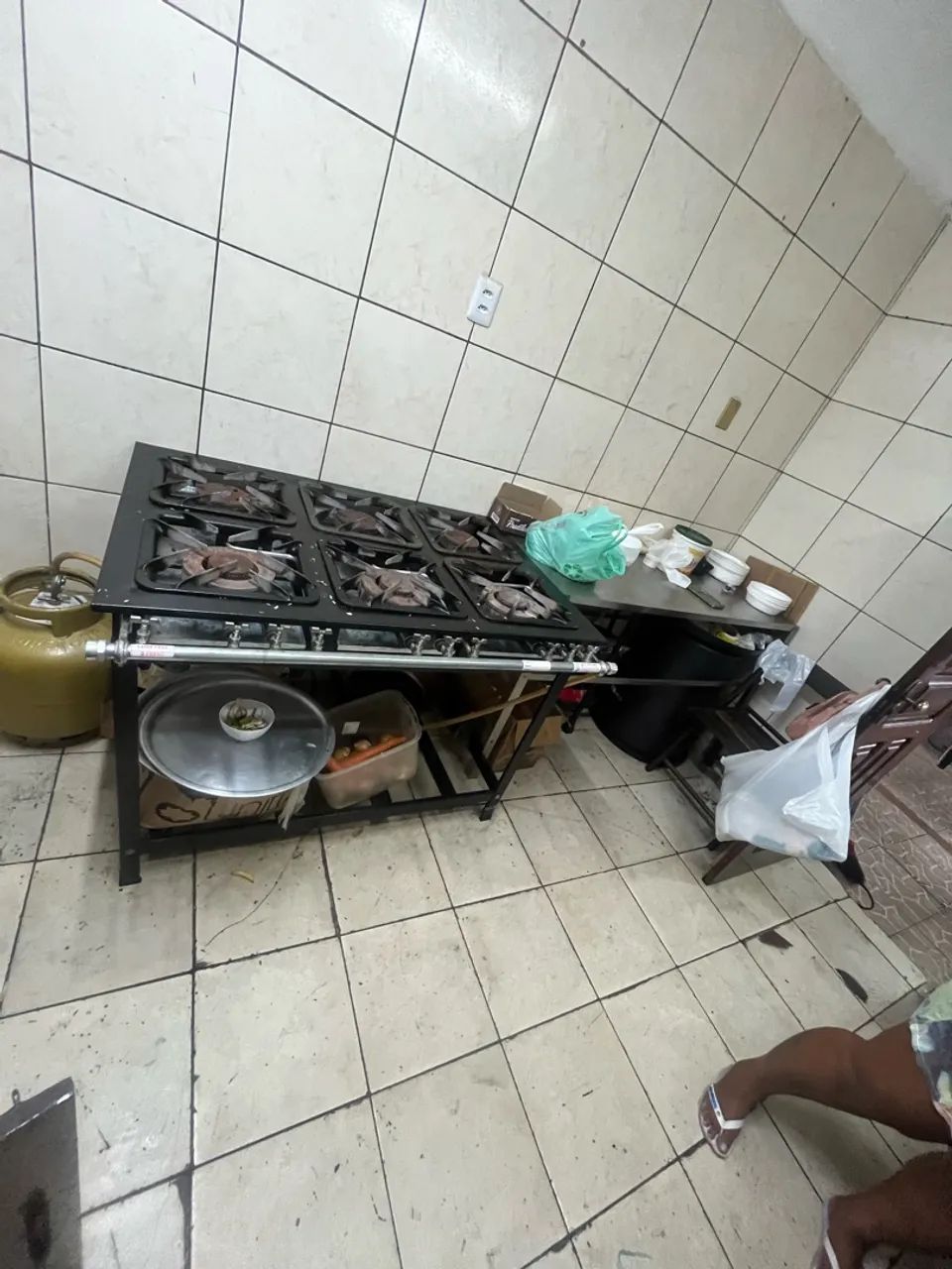 Vendo restaurante completo 