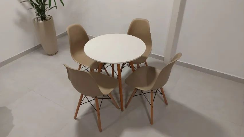 Mesa de jantar redonda com 4 cadeiras  - Foto 3