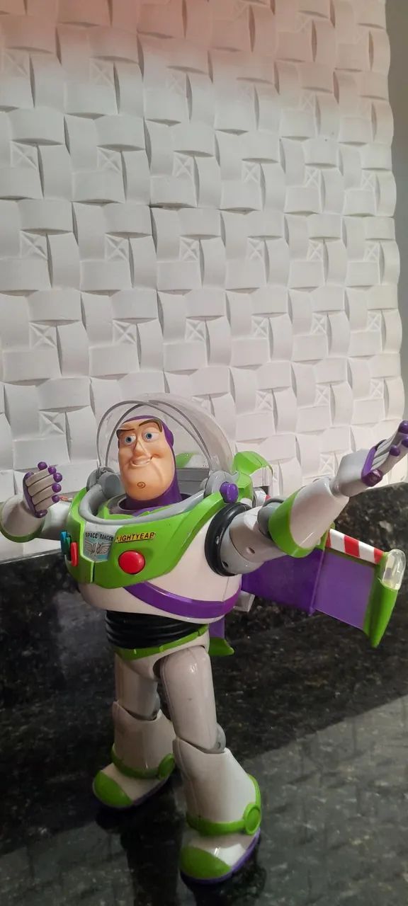 Buzz Lightyear 30 cm colecionavel