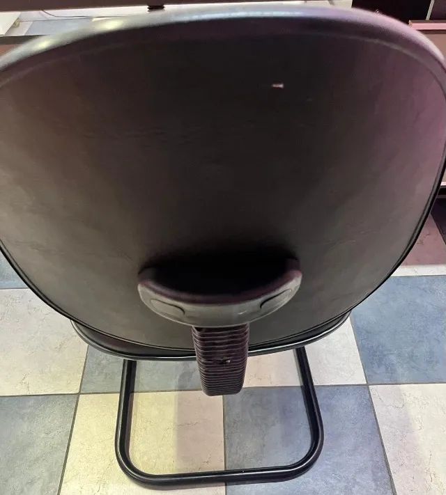 Cadeira executiva base fixa usada - Retirar no local - Foto 2