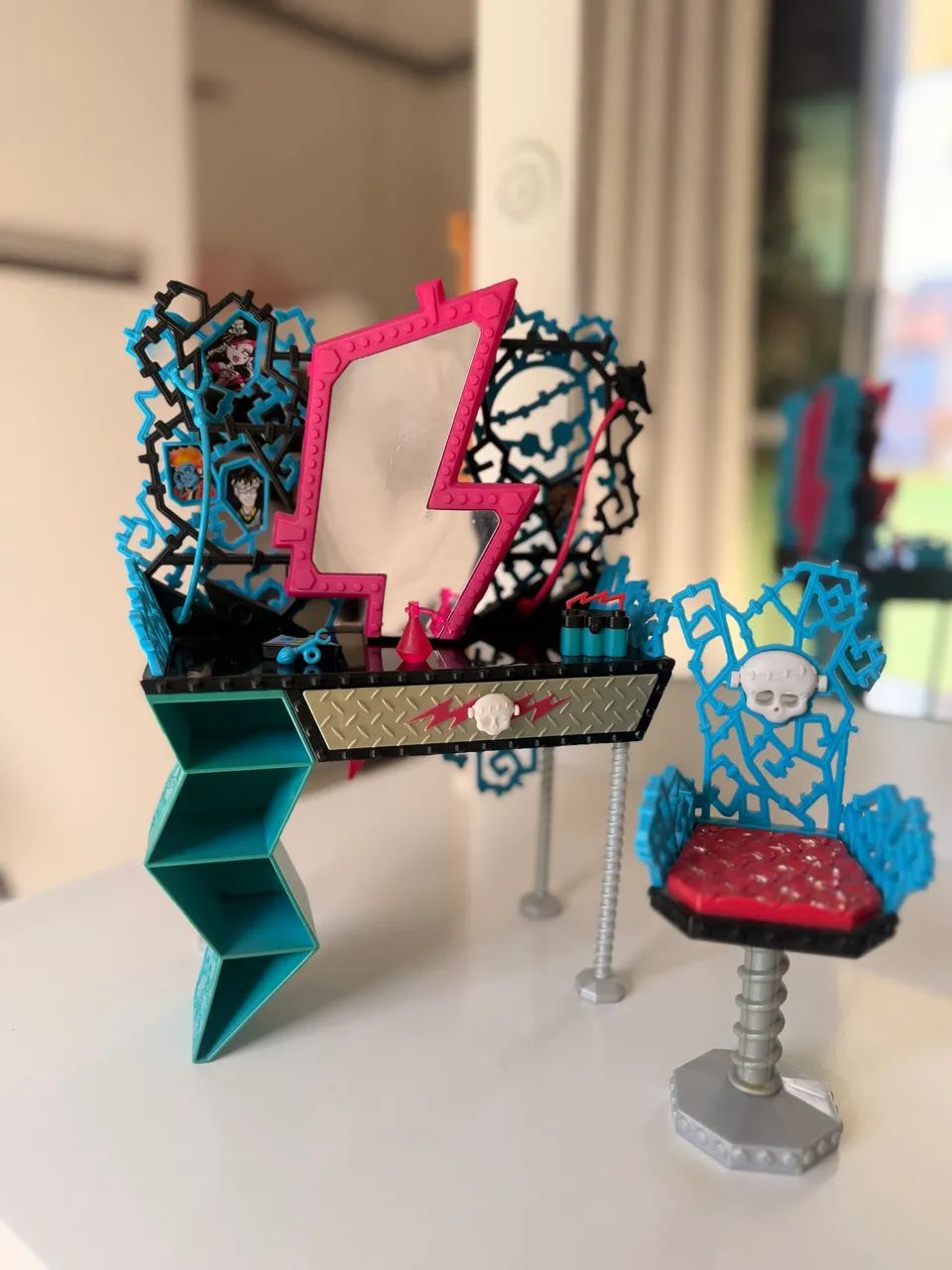 Penteadeira Vanity Frankie Stein Monster High 