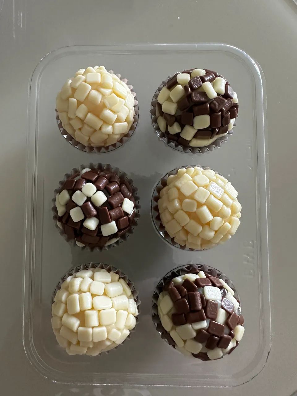 ? Caixinha de Brigadeiros Gourmet  - Foto 2