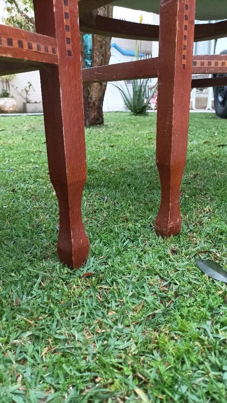 Par de Poltronas modelo meia lua com marchetaria - Foto 4