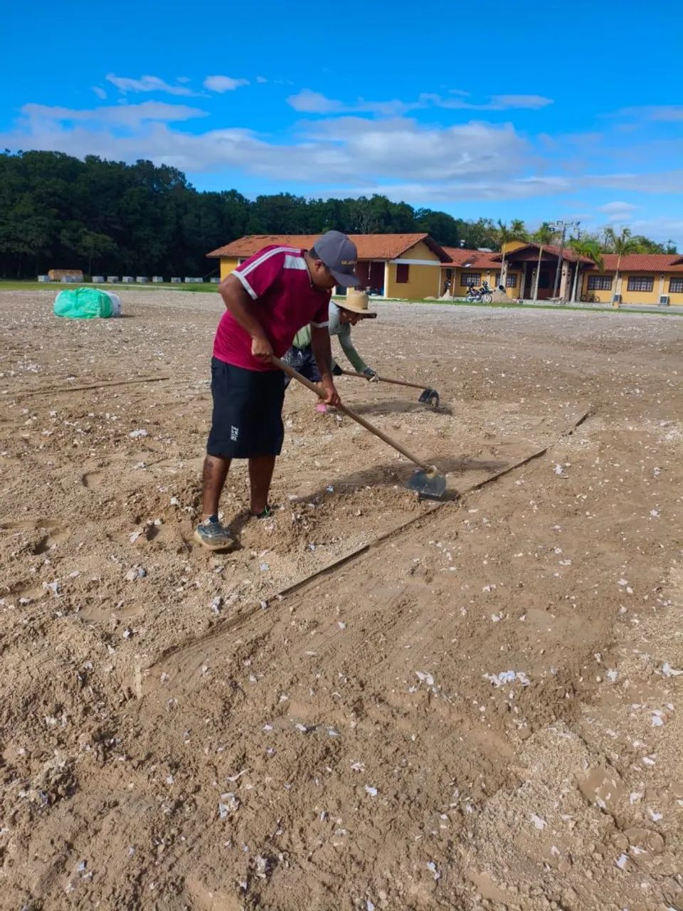 Trabalho com limpeza de telhados,de terrenos,podas arvores,lavação, restauraçao comAdriano - Foto 5
