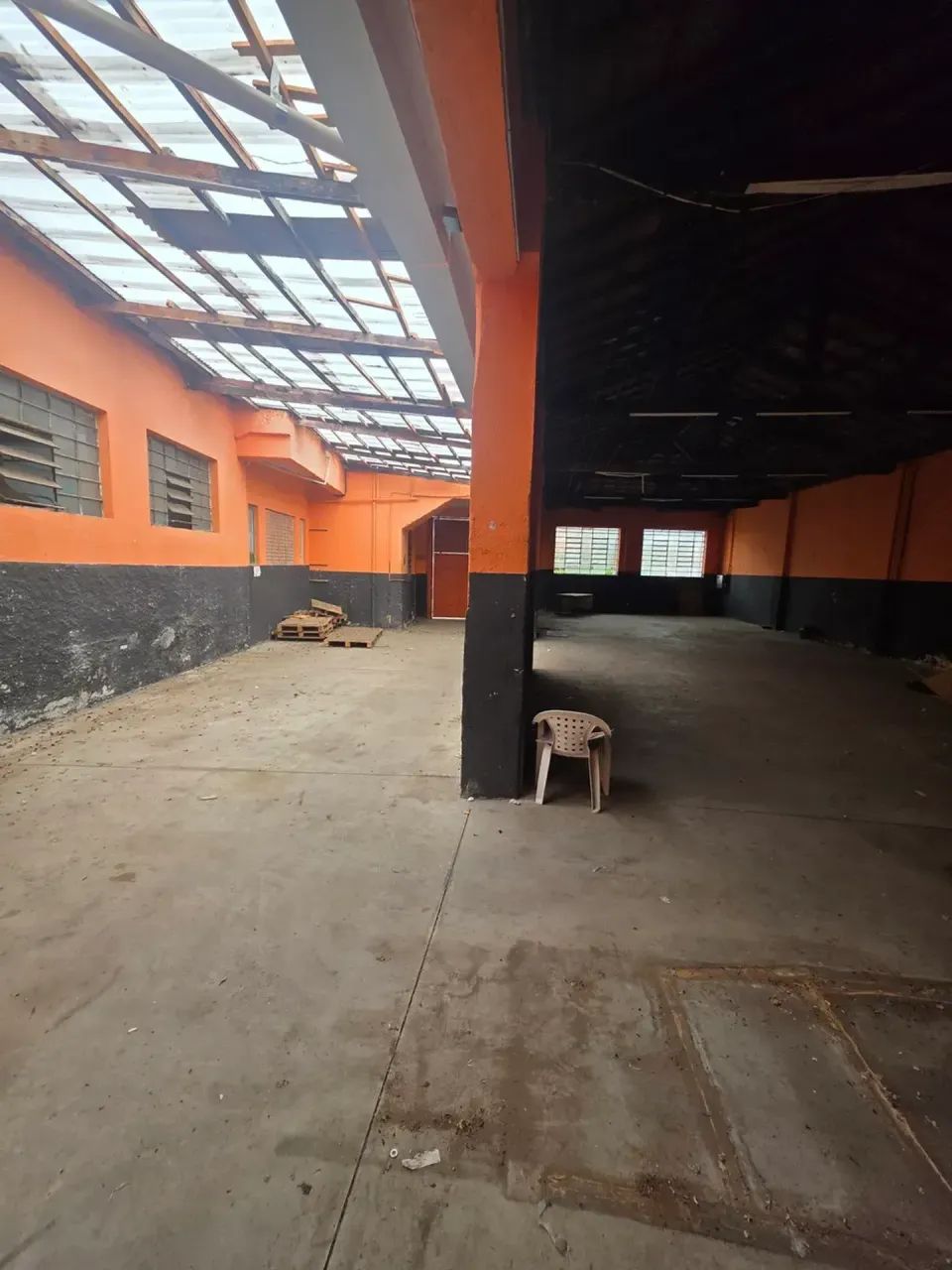 Galpão Amplo com 346m² +Copa+Cozinha+Escritório+