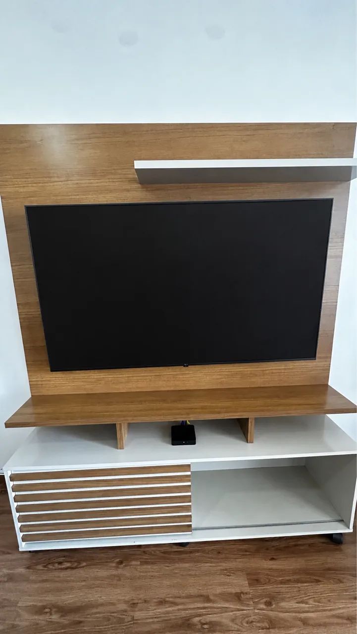 Moderno Rack com Painel  - Estado de Novo