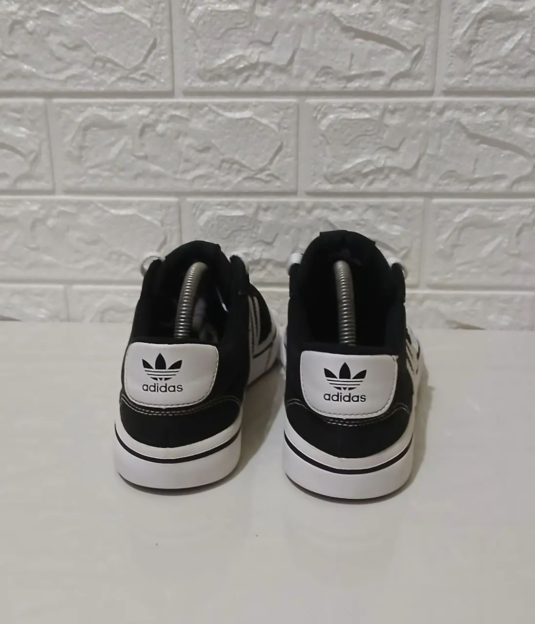 Tênis Adidas Seeley Core Black / Cloud White - Foto 4