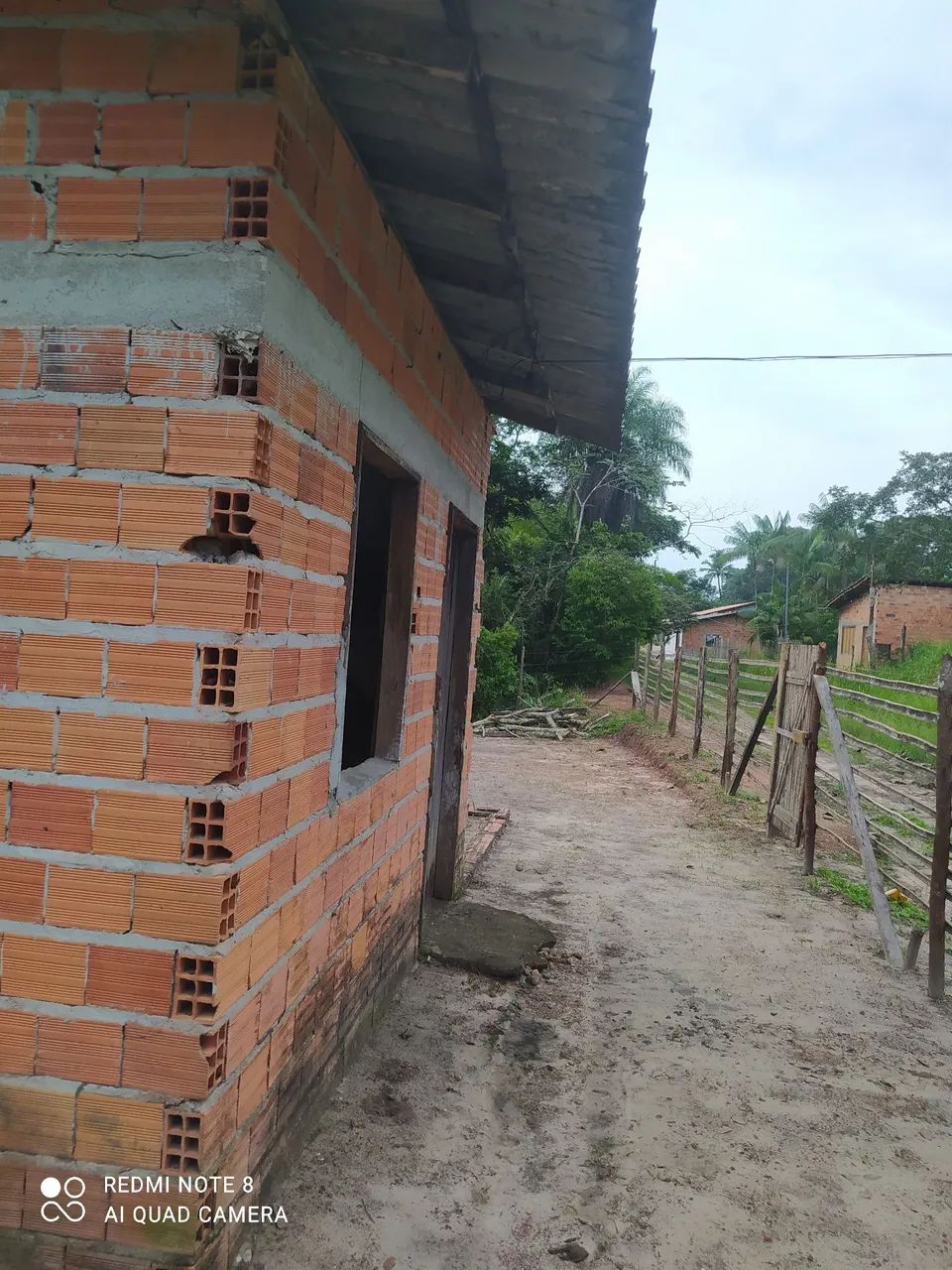 Casa com terreno 